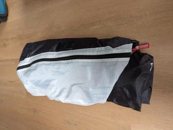 Redwood outdoor tent gratis af te halen, stokken zijn stuk beschikbaar voor biedingen