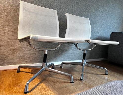 Vitra Eames EA105 Netweave Stoelen-Draaibaar- Set van 2, Huis en Inrichting, Stoelen, Twee, Wit, Ophalen