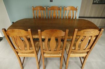 Massief eiken eettafel beschikbaar voor biedingen