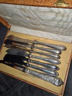 Zilveren botermesjes in originele doos, Antiek en Kunst, Antiek | Bestek, Ophalen of Verzenden