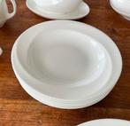 Wedgwood shape 225 solar bone china 6 diepe borden, Ophalen of Verzenden, Zo goed als nieuw, Bord(en), Wedgwood