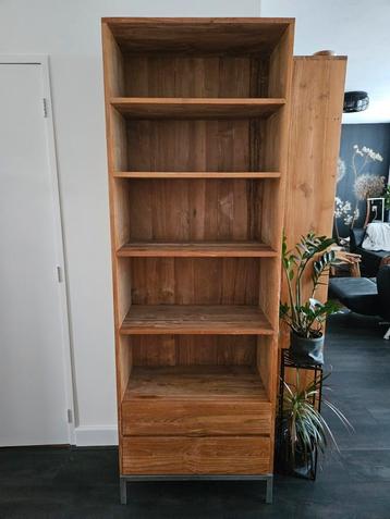 Teakhouten boekenkast met 2 lades op metalen frame beschikbaar voor biedingen