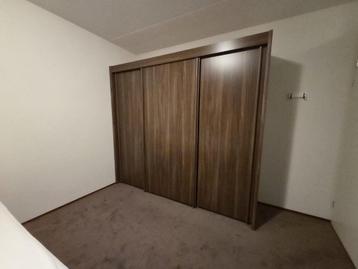 Luxe Kledingkast | Schuifdeuren beschikbaar voor biedingen