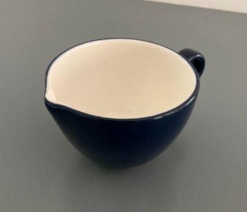 Kannetje melkkannetje donkerblauw wit servies beschikbaar voor biedingen