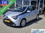 Toyota Aygo 1.0 VVT-i x-play CAMERA CARPLAY GEEN AFLEVERKOST, Auto's, Toyota, Voorwielaandrijving, Gebruikt, Euro 6, 4 stoelen