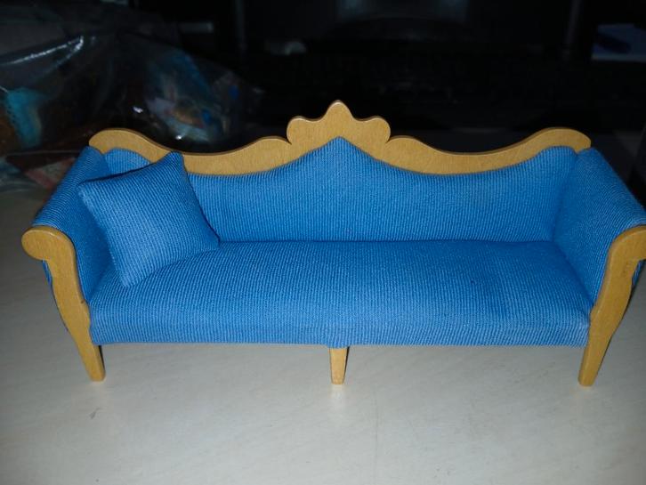 Bank /sofa met salontafel 1:12, Verzamelen, Poppenhuizen en Toebehoren, Zo goed als nieuw, Decoratie, Ophalen of Verzenden