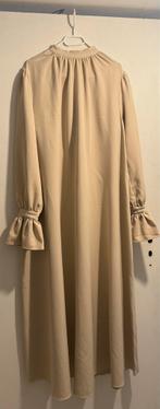 Merrachi london dress, Maat 38/40 (M), Beige, Ophalen of Verzenden, Knielengte