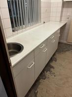 Gratis af te halen keukenblok met 3 bovenkastjes, Huis en Inrichting, Keuken | Complete keukens, Ophalen of Verzenden, Gebruikt