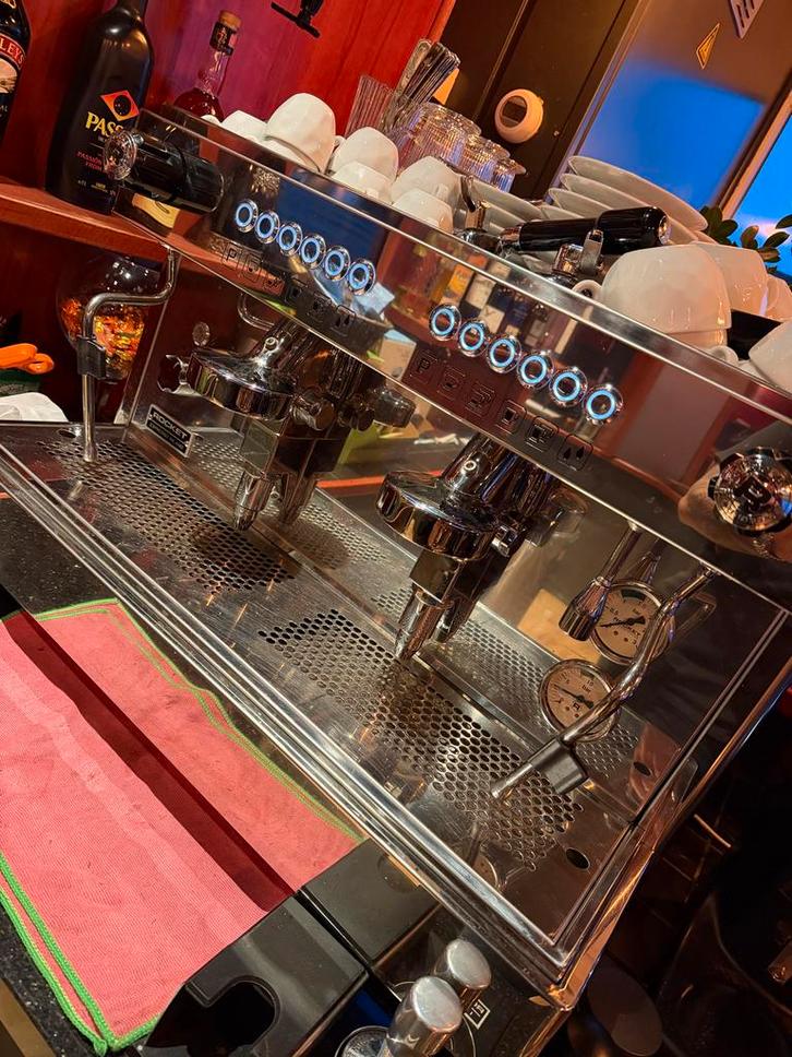 Rocket Espresso Machine - Pistonmachine, Witgoed en Apparatuur, Koffiezetapparaten, Espresso apparaat, 10 kopjes of meer, Ophalen of Verzenden