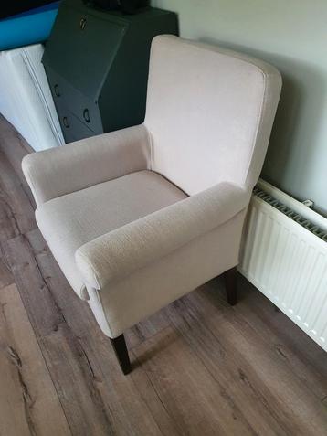 2 Nette Eettafel Fauteuils - Ophalen beschikbaar voor biedingen