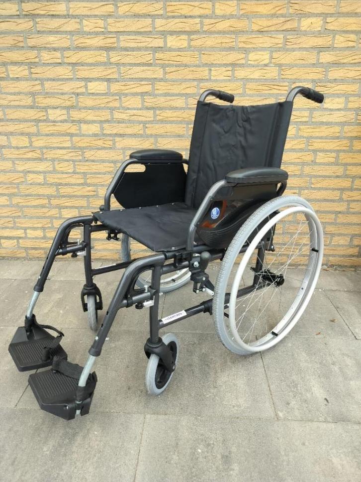 lichtgewicht kwaliteits rolstoel (nooit gebruikt), Diversen, Rolstoelen, Zo goed als nieuw, Handbewogen rolstoel, Inklapbaar, Ophalen