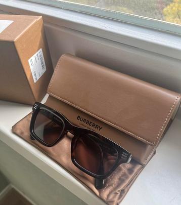 Burberry zonnebril Heren beschikbaar voor biedingen
