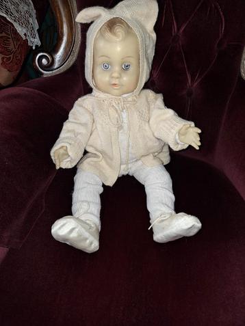 Antieke pop, 1e eigenaar, uit moeders collectie beschikbaar voor biedingen