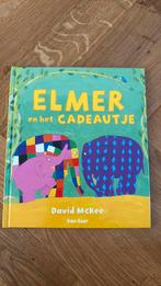 David McKee - Elmer en het cadeautje, Ophalen of Verzenden, Zo goed als nieuw, David McKee