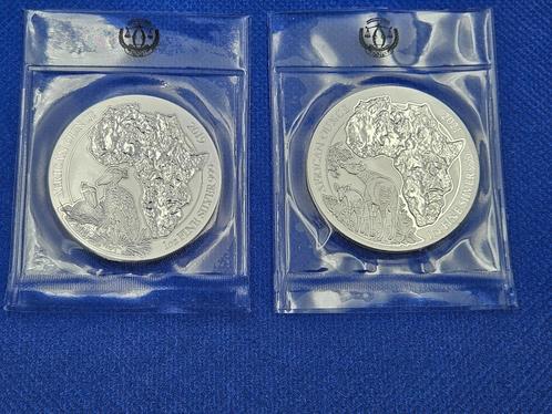 (9026-27) RWANDA   SHOEBILL 2019 en OKAPI 2021 one ounce, Postzegels en Munten, Munten | Afrika, Setje, Overige landen, Zilver