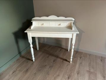 Landelijk bureau/sidetable
