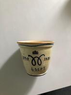 WILHELMINA BEKER      5216, Verzamelen, Koninklijk Huis en Royalty, Ophalen of Verzenden, Zo goed als nieuw, Servies