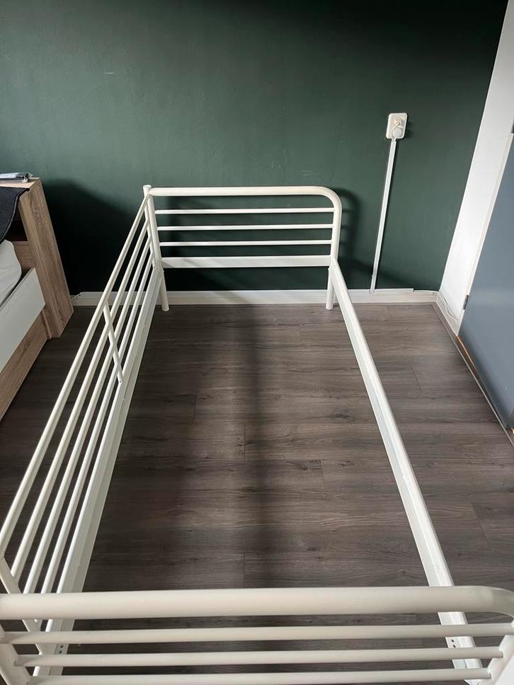 Ikea Bedframe / Bedbank - Ideaal voor studenten!, Huis en Inrichting, Slaapkamer | Bedden, Zo goed als nieuw, Eenpersoons, 90 cm