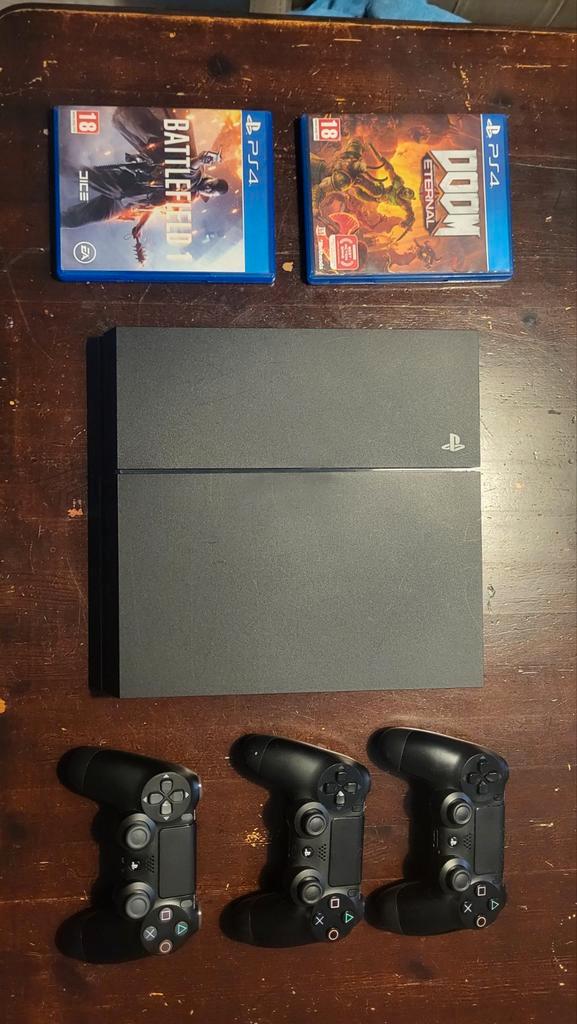 Playstation 4 500GB + 3 Controllers + Games, Spelcomputers en Games, Spelcomputers | Sony PlayStation 4, Gebruikt, Original, 500 GB