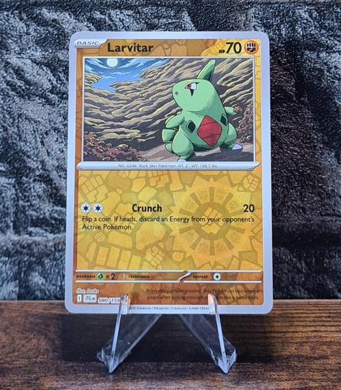 Larvitar Reverse 080/159 Journey Together, Hobby en Vrije tijd, Verzamelkaartspellen | Pokémon, Nieuw, Losse kaart, Foil, Verzenden