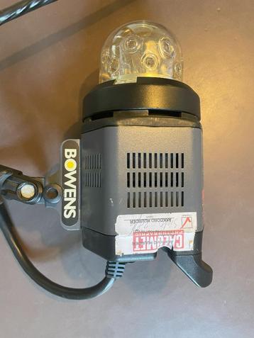 Fotolampen Bowers QuaDX 3000 beschikbaar voor biedingen