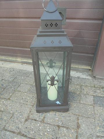 lantaarn beschikbaar voor biedingen