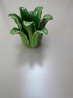 Olijfgroen vaasje, Aardewerk of Porselein, Ophalen of Verzenden, Zo goed als nieuw, Minder dan 50 cm