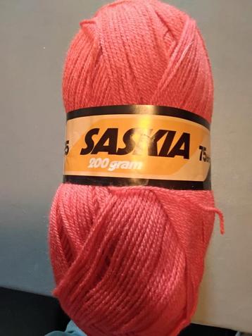 Saskia Wol - 200 gram beschikbaar voor biedingen