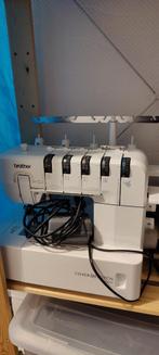 Brother coverlock 5 draad / CV3550 + accessories, Hobby en Vrije tijd, Ophalen, Zo goed als nieuw, Lockmachine, Brother