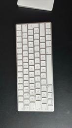 Origineel apple toetsenbord en apple Trackpad /muis, Computers en Software, Toetsenborden, Ophalen, Toetsenbord en muis-set, Zo goed als nieuw