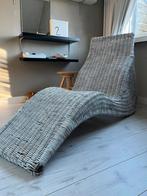Rotan /rieten ligstoel wit., Ophalen, Gebruikt, Rotan