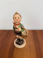 M.I. Hummel goebel nr. 51 3/0 1995 (Tmk 7) dorps jongen, Verzamelen, Beelden en Beeldjes, Ophalen of Verzenden, Zo goed als nieuw