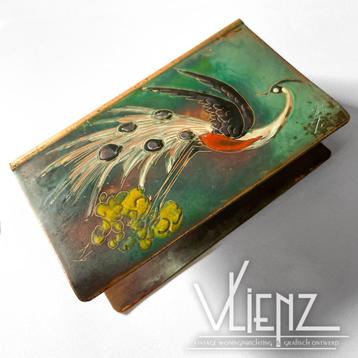 Vintage, brocante koperen luciferdoosjeshouder emaille pauw beschikbaar voor biedingen
