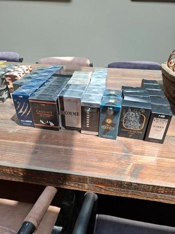 Ng parfum bekende dupes. Grote partij parfum Dior, Sí, etc beschikbaar voor biedingen