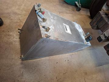 Tk nette rvs dieseltank tank brandstoftank.  beschikbaar voor biedingen