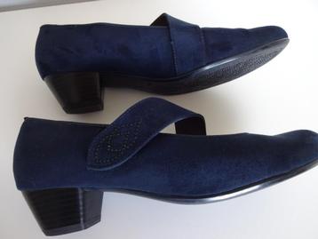 Schoen met wreefband, d.blauw, 40H,als nieuw beschikbaar voor biedingen