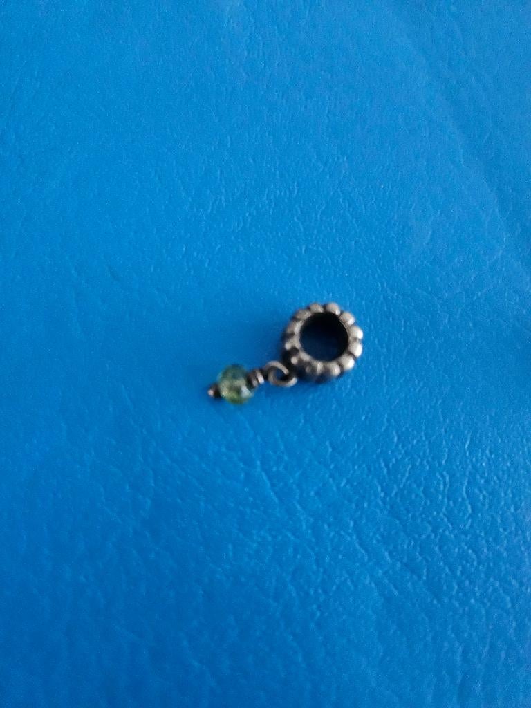 Pandora 2 mooie groene edelstenen bedels, Sieraden, Tassen en Uiterlijk, Pandora, Ophalen of Verzenden, Zo goed als nieuw, 2 of 3 bedels