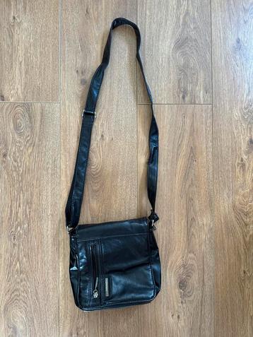 Schoudertas kleur zwart beschikbaar voor biedingen