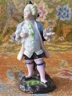 Mooi antiek beeldje uit Engeland van een edelman 13 cm. 1880