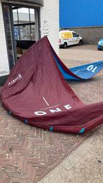 Airush One kite maat 10 met bar mogelijk, Gebruikt, 10 m², Geen board, Ophalen of Verzenden