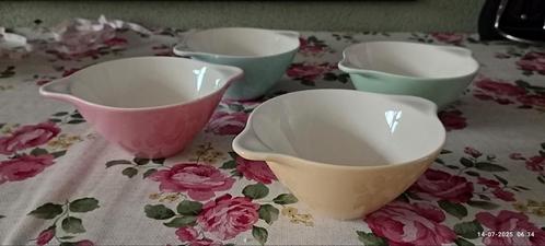 4 pastel Royal Sphinx Regout schaaltjes kommen Maastricht, Antiek en Kunst, Antiek | Servies los, Ophalen of Verzenden