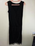 Female dress, size 36-38.  Black colour.

Selling as my need, Ophalen of Verzenden, Zo goed als nieuw, Maat 36 (S), Zwart