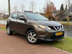 Nissan Qashqai 1.2 Dig-t (bj 2015) Airco / Trekhaak / Cruise, Voorwielaandrijving, Stof, 4 cilinders, Bruin