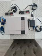 Nes met 4 spellen, Spelcomputers en Games, Spelcomputers | Nintendo NES, Ophalen of Verzenden, Gebruikt, Met 2 controllers