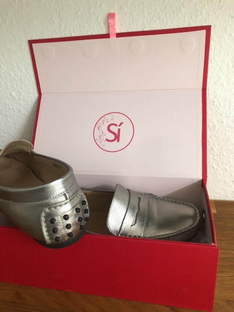 Mooie dames instappers zilver Als Nieuw in de doos!, Overige kleuren, Instappers, Nieuw, Ophalen of Verzenden