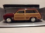 Ford Woody Wagon dark red 1949 Motor City Classics 1:18 KRD, Ophalen of Verzenden, Zo goed als nieuw, Auto, Overige merken