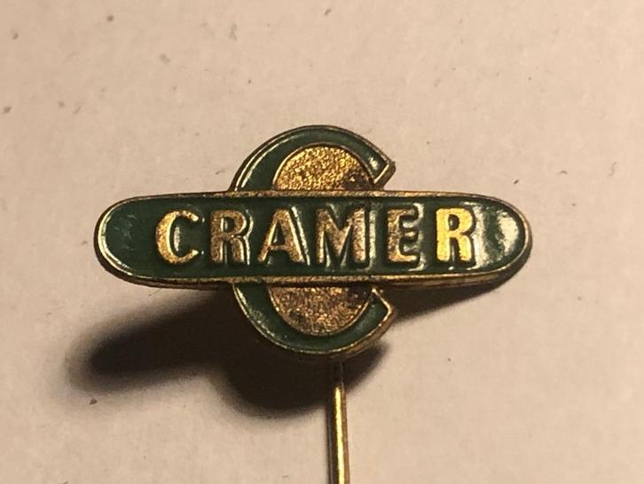 Metalen CRAMER LANDBOUWVOERTUIGEN Speld (Groen/Messingkleur), Verzamelen, Speldjes, Pins en Buttons, Zo goed als nieuw, Speldje of Pin