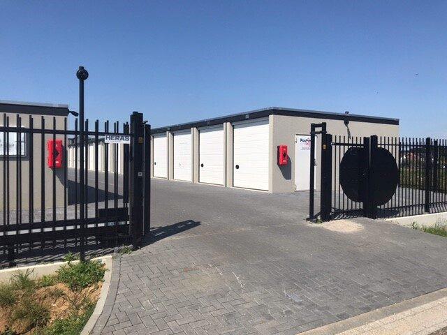 Garagebox/ bedrijfsruimte 21 m2 boxcomplex bergschenhoek, Huizen en Kamers, Garages en Parkeerplaatsen, Zuid-Holland