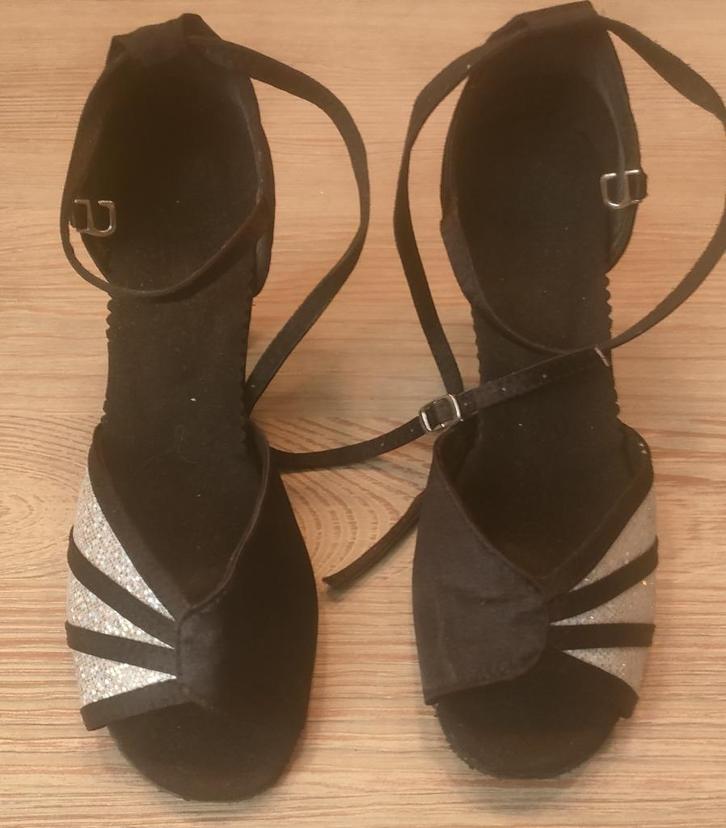 Zwarte dansschoenen met zilveren glitters – maat 38, Sport en Fitness, Dansen, Nieuw, Schoenen, Ophalen of Verzenden