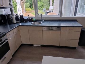 Complete Hoekkeuken 3.27 x 2.62m ipst incl alle apparaten  beschikbaar voor biedingen